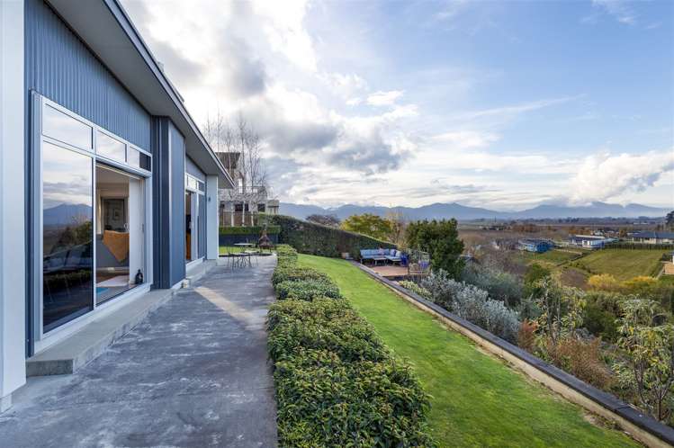 8 Ridgetop Rise Fairhall_32