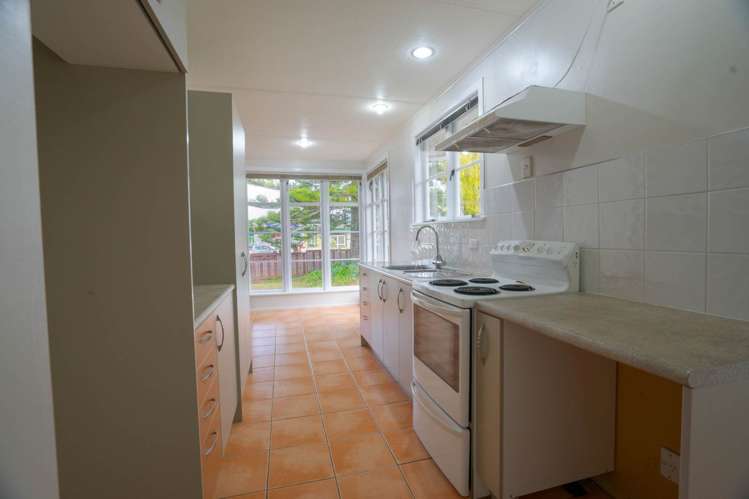 85 Titirangi Road New Lynn_10