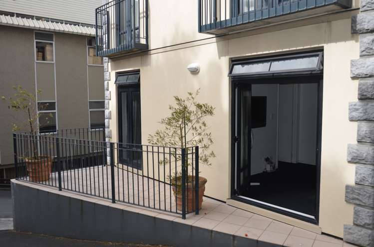 1C/-27 FALCON Parnell_9