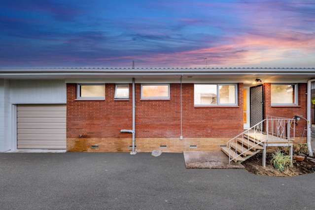 Fully Renovated Brick & Tile Gem in Mount Roskill