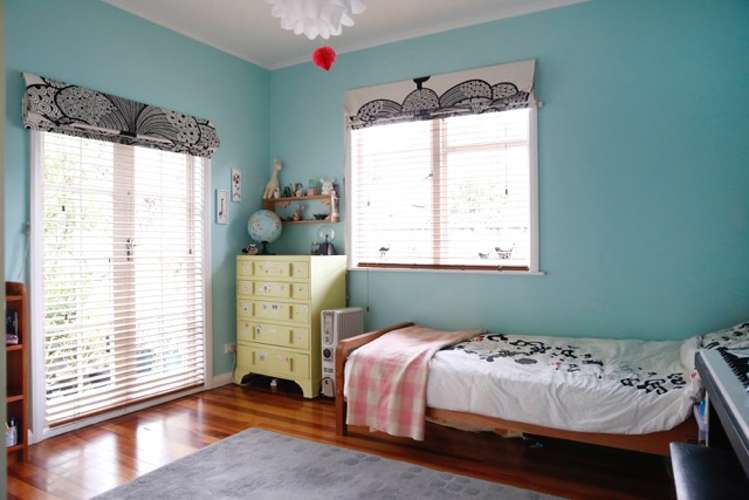 18 Derwent Crescent Titirangi_15