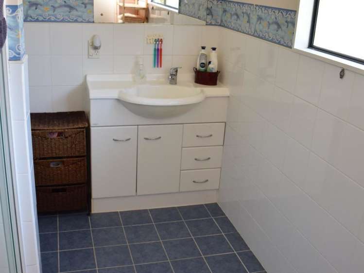 9 Caughley Avenue Otaki Beach_13