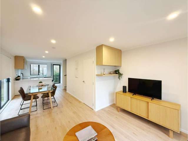 1/29 Normandy Place 11401_2