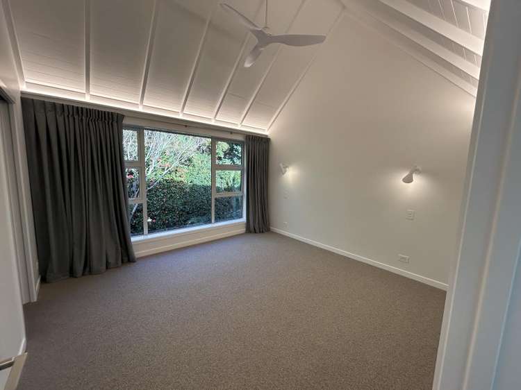 8 Meanda Gardens Sunnyhills_11
