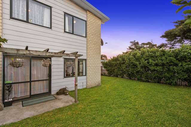 22 Clarrie Wills Way Otara_2