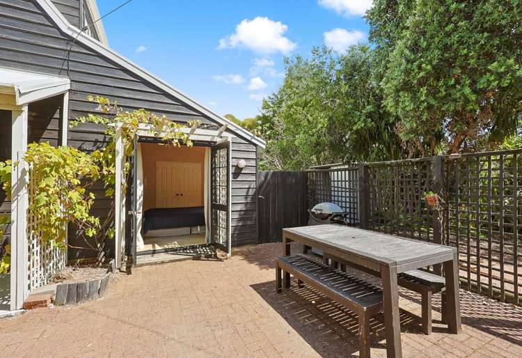 383 Sea View Road Onetangi_1