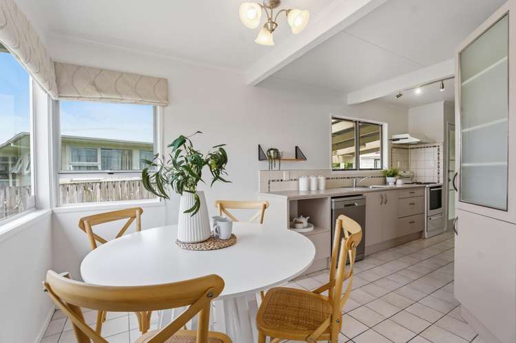 9 Paramount Parade_4