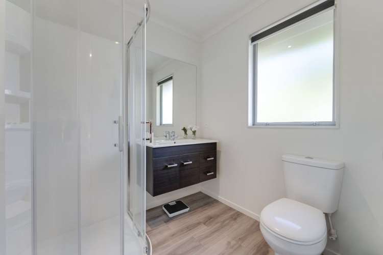 77 Washbourn Drive Richmond_11