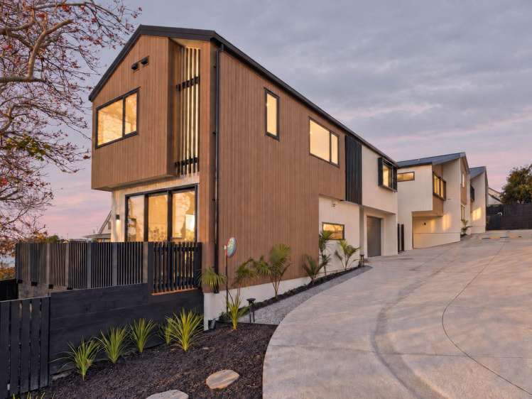 1,2,3,4,6/889 Beach Road Waiake Beach_1
