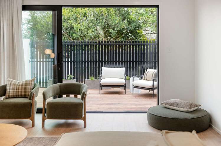1+3/768 River Road Chartwell_13