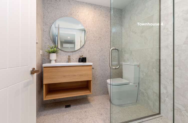 8/8 Akoranga Place Hornby_11