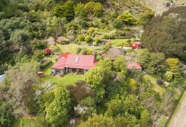 590 Makara Road Makara_1