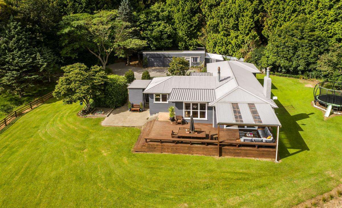 1020 Mangleton Road_1