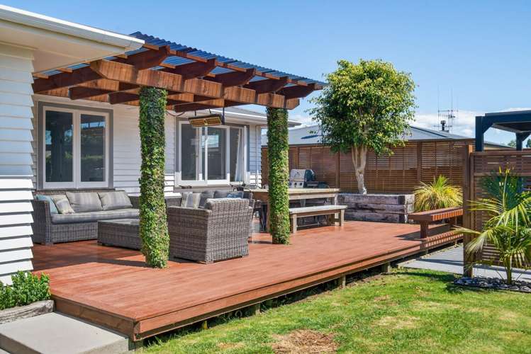 27 Woodford Avenue Brookfield_16