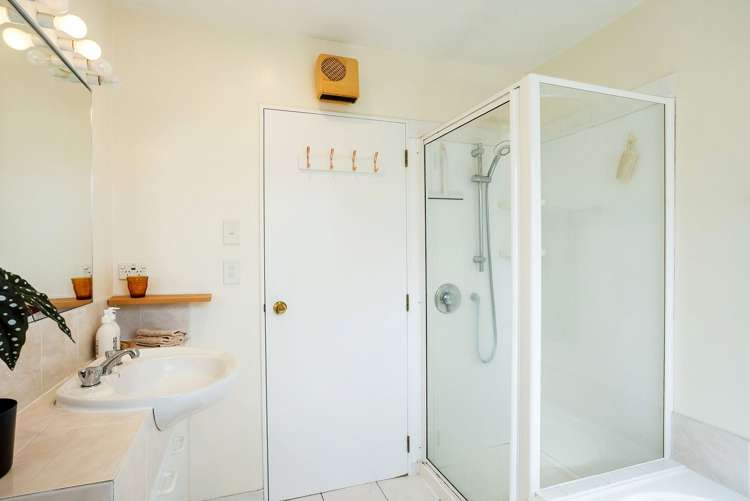 16/20 Thompson Street Mount Cook_12