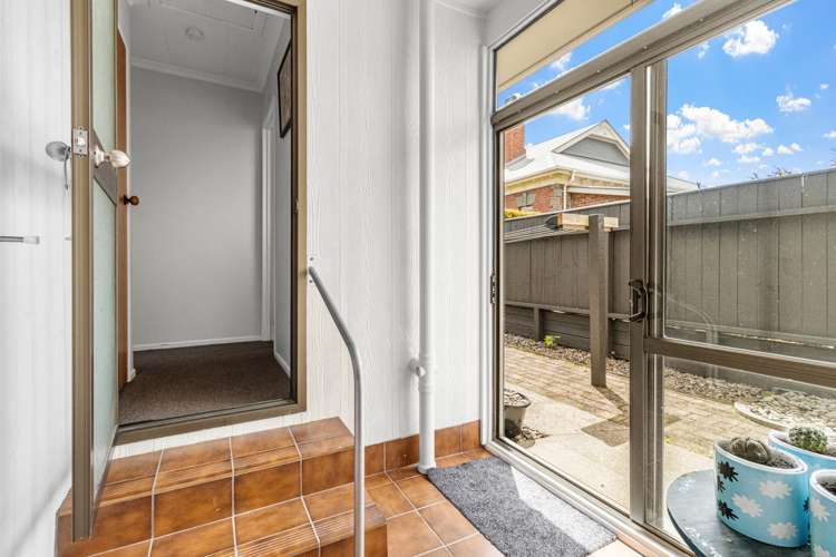 23A & 23B Stoke Street Westown_14