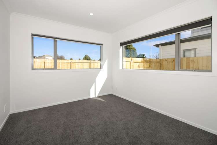2 Ararata Lane Mangere Bridge_11