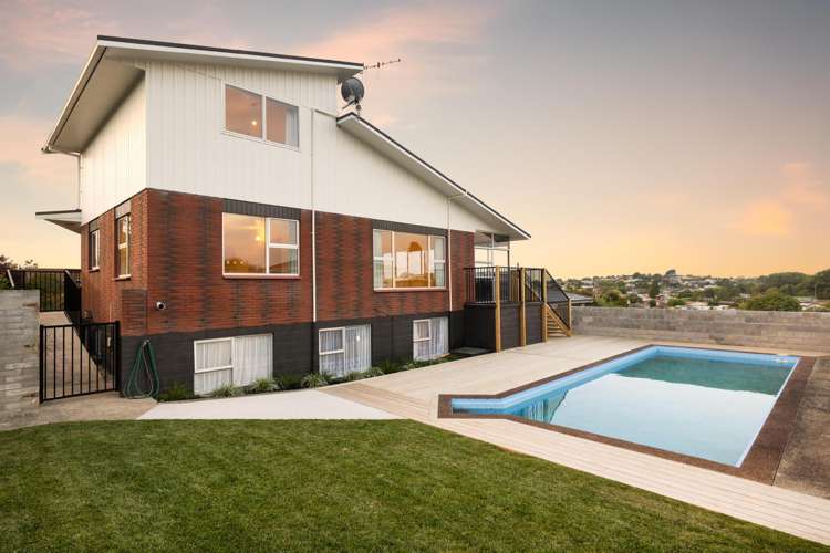 13 Russleigh Drive Dinsdale_33