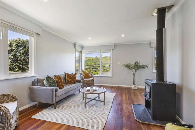 12 Raroa Place Pukerua Bay_11