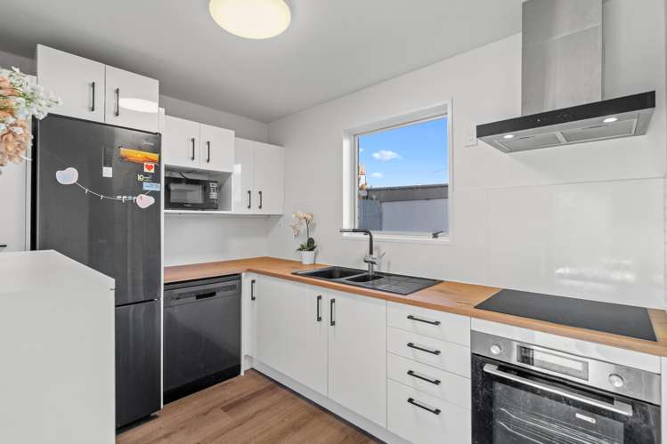 4/14 Church Square Addington_5