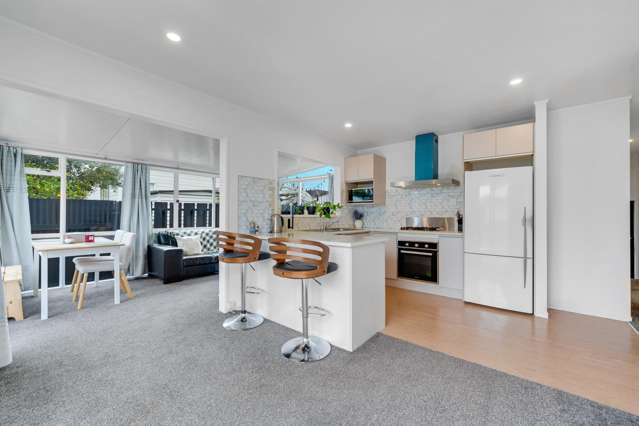 2/52 Waitaki Street Henderson_3