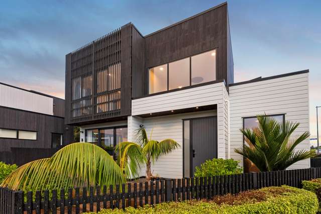 Builder's Own Home | Must Be Sold