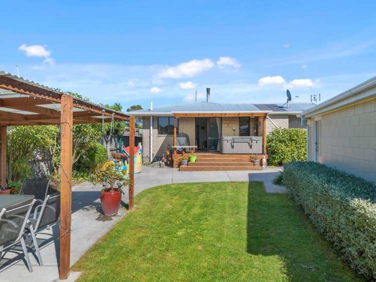 35 Oriana Crescent Hornby_11