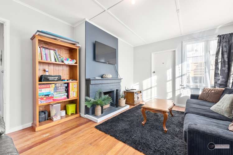 109 Waddington Drive Naenae_3