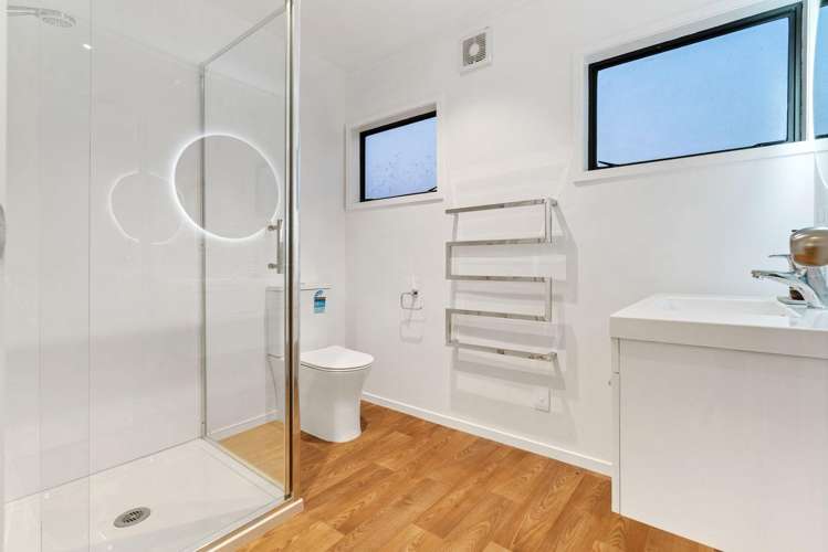 2/24 Great south road, Papakura_5