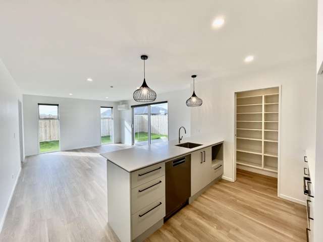 94 Monarch Drive 11103_3