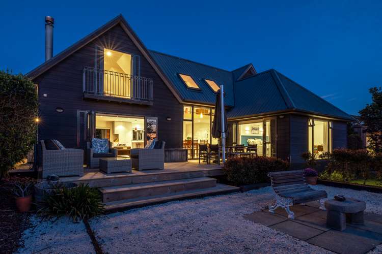 8 Esslin Road Surfdale_19