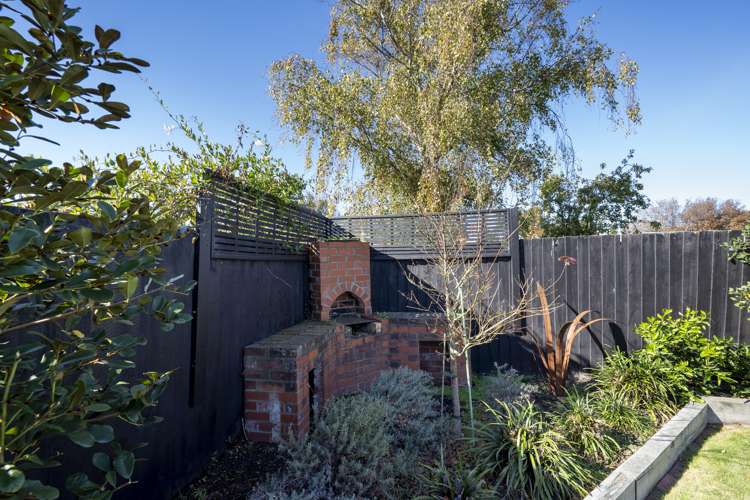 2/8 Hurst Place Parklands_16