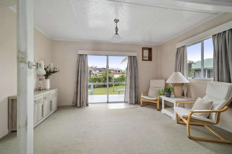 2 Holden Avenue Holdens Bay_3