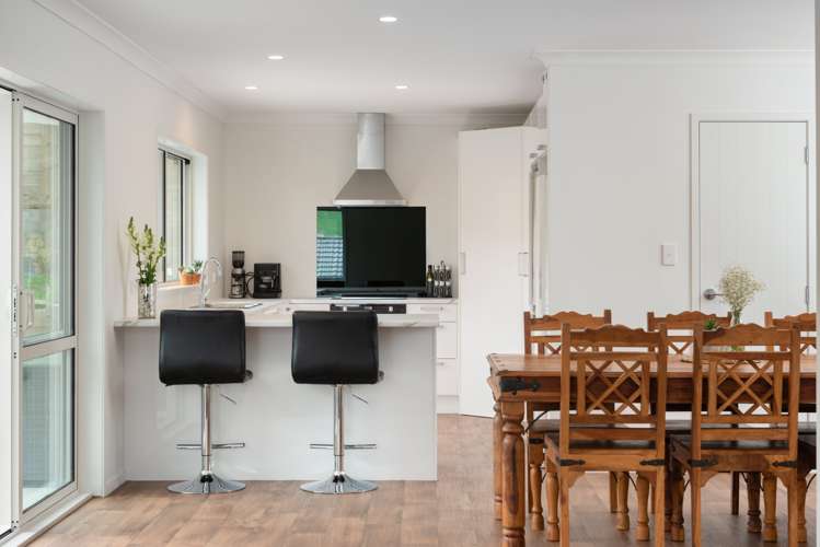 16 Antrim Glade Welcome Bay_5