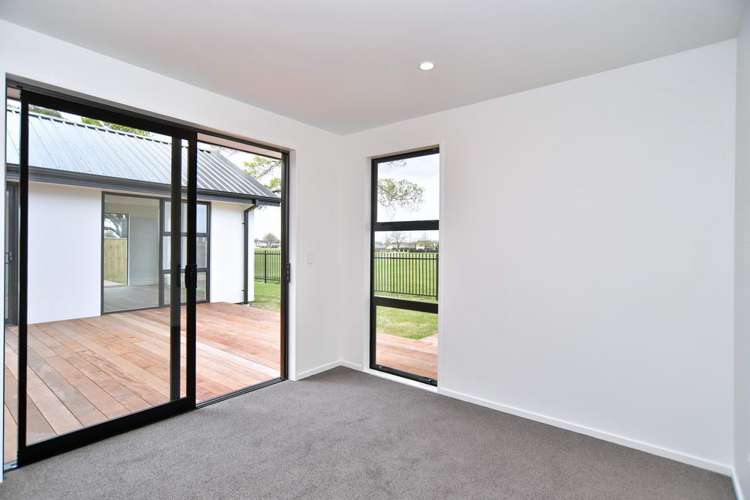 21 Malaga Crescent Harewood_13