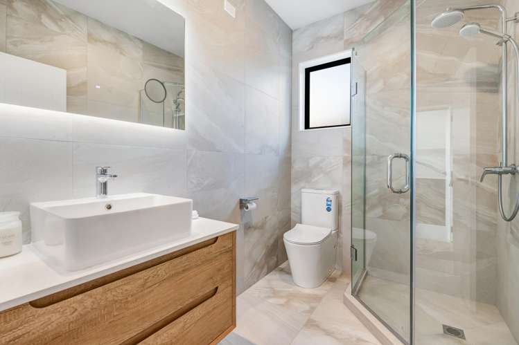 279 West Hoe Heights Orewa_31