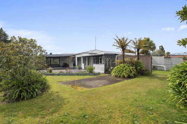 2 Holden Avenue Holdens Bay_1