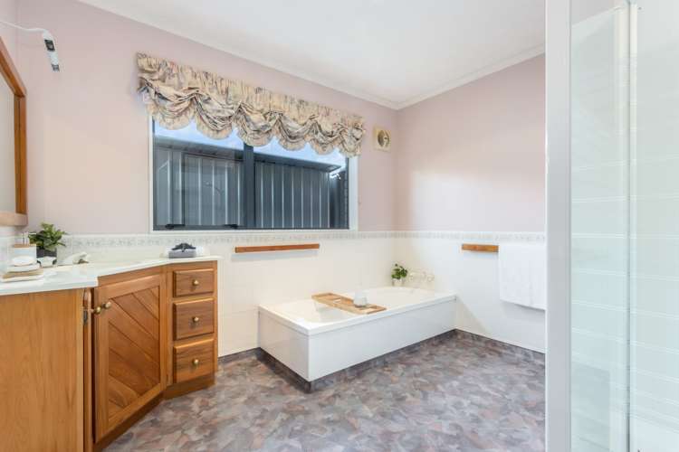 9 Bishops Close Greenmeadows_11