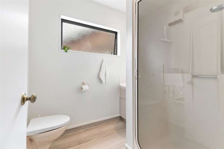 18b Cameron Place Fernhill/Sunshine Bay_9