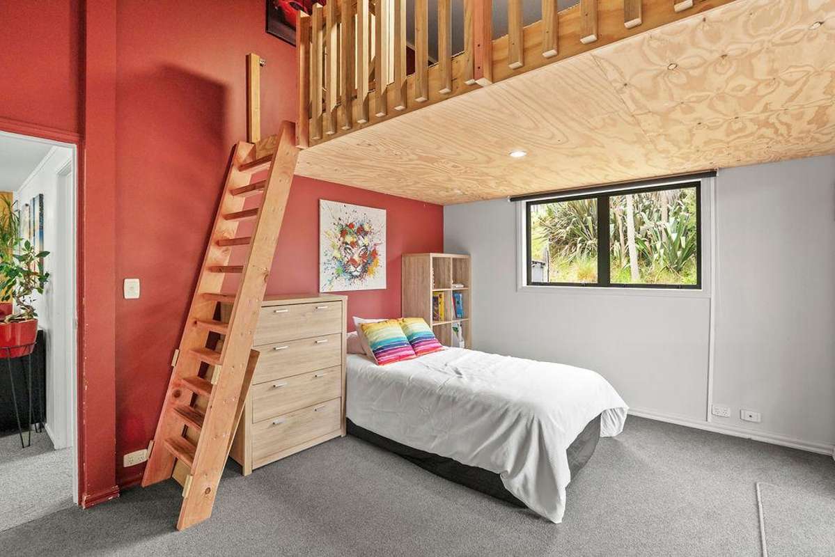 747 Three Mile Bush Road_4