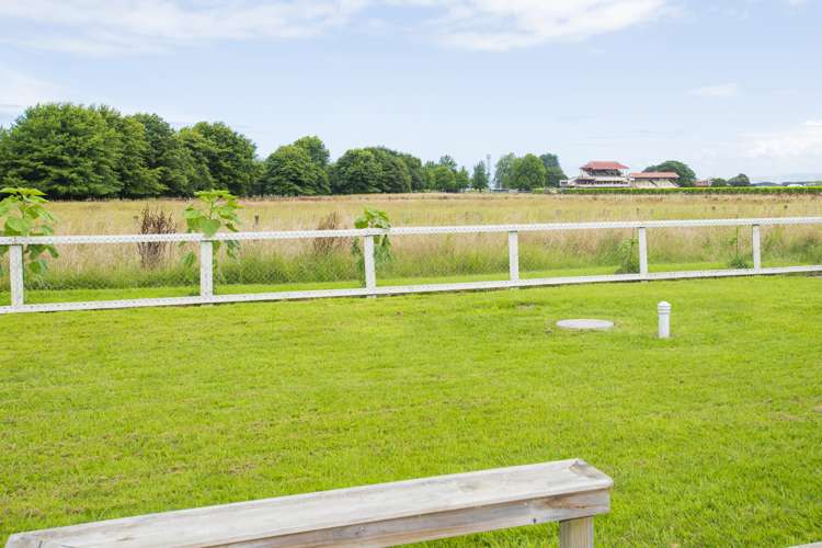 78 Main Road Makaraka_17