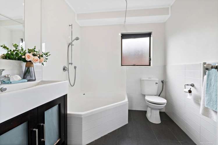 10 Acland Place Botany Downs_10