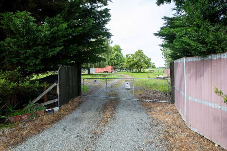 657 Domett Road Domett_42