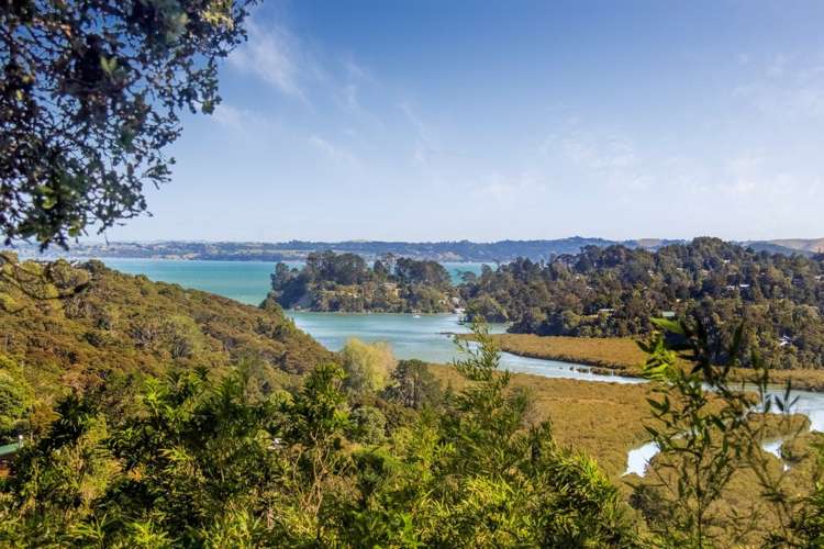 34 Grendon Road Titirangi_15