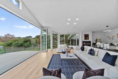 22 Tarahanga Street_4