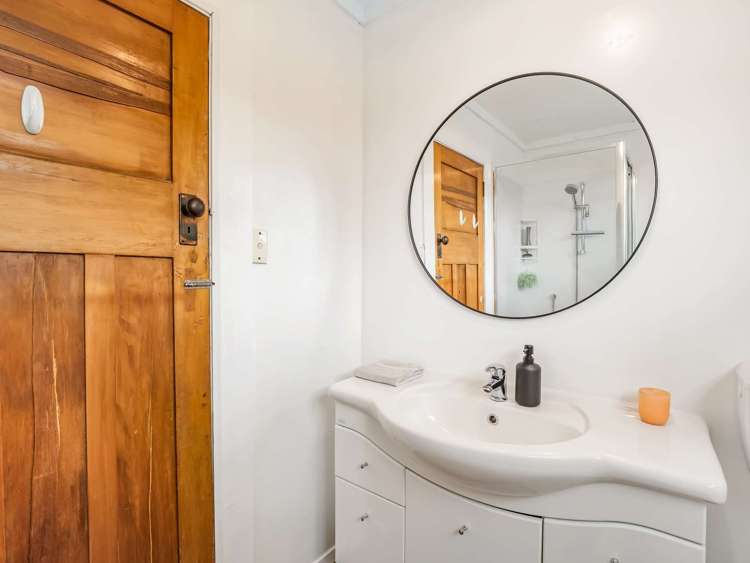 8 Chelwood Street Takaro_24