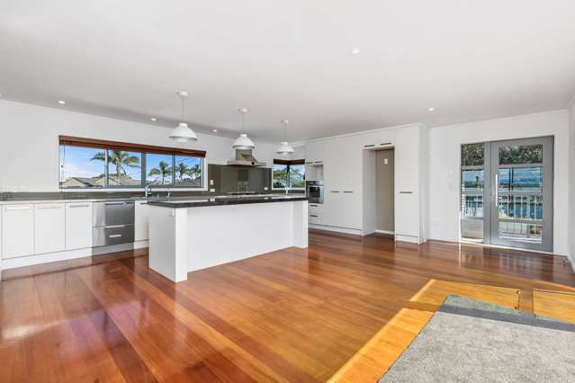 1/19 Seaview Road Castor Bay_3