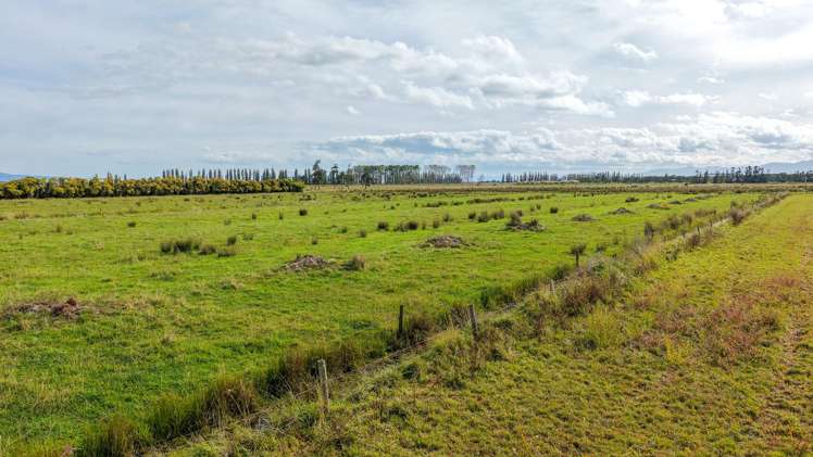 33 and 92 Back Miranda Road Waitakaruru_11