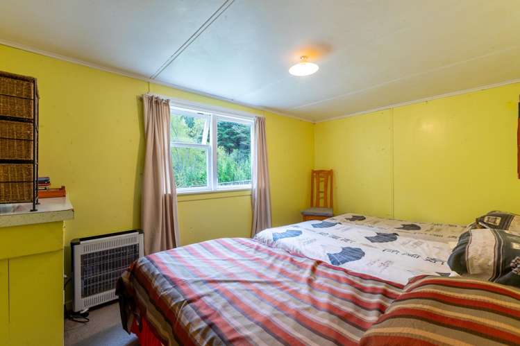 1/2497 Coast Road Pongaroa_11