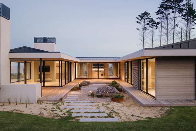 Coastal Masterpiece Overlooking Te Arai Links